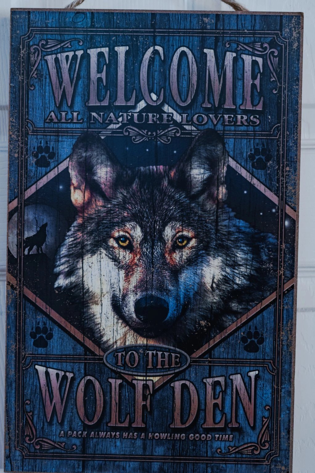 Wolf Den, photo 1