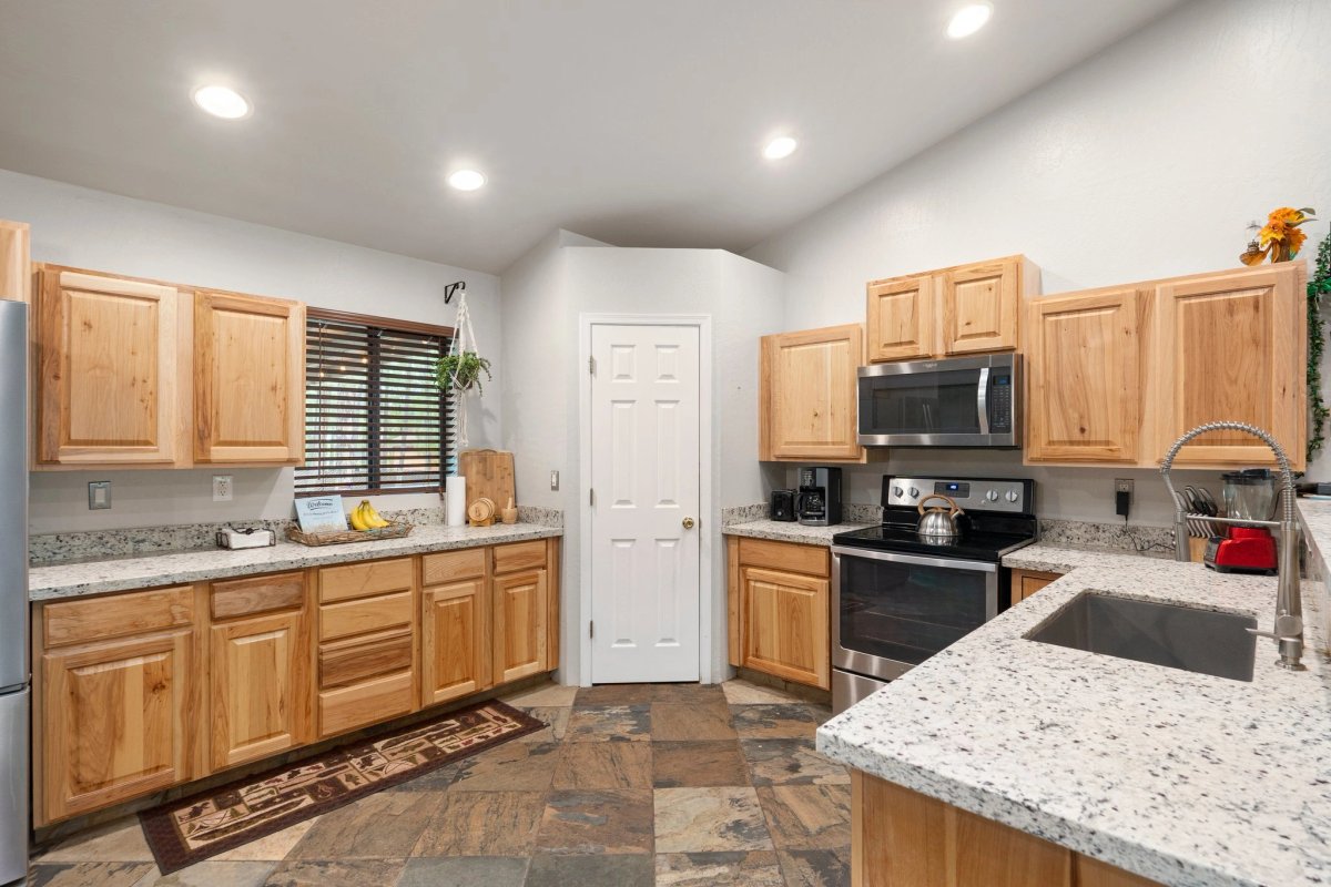 Living room & kitchen, photo 15