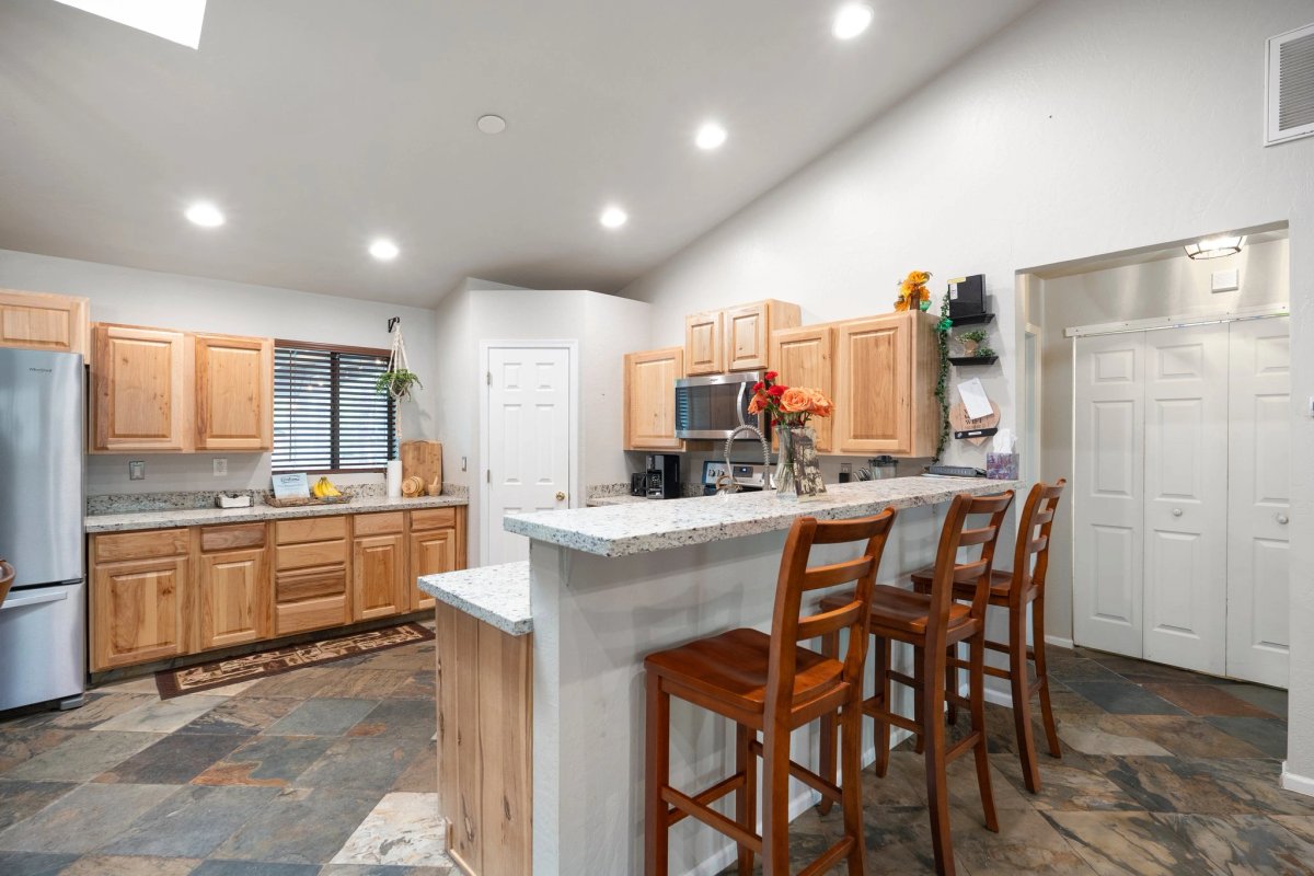 Living room & kitchen, photo 8